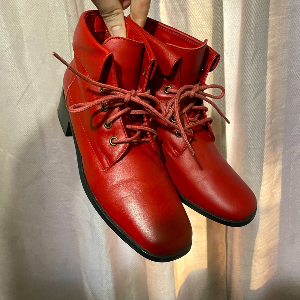 Coldwater creek: like new red leather booties